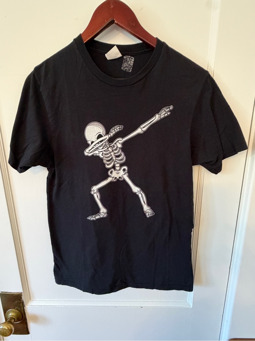 Black and White Dancing Skeleton Graphic T-shirt Halloween Spooky Funny Sz S